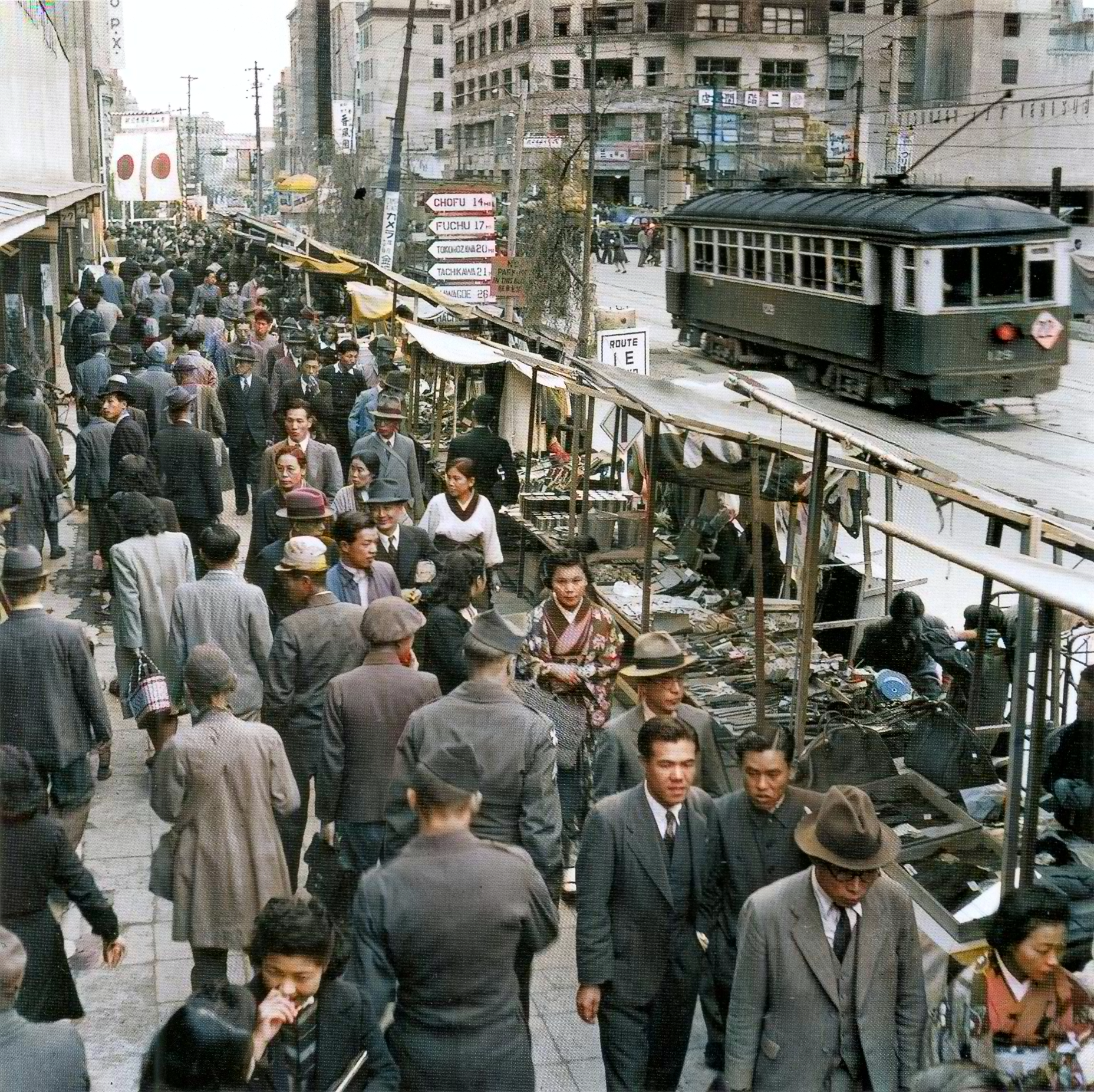 【昭和20年代】焦土の空に見上げた、復興への日の丸